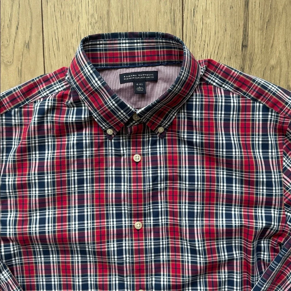 Banana Republic Non-Iron Tailored Slim Fit Red and Blue Plaid Button Down Large